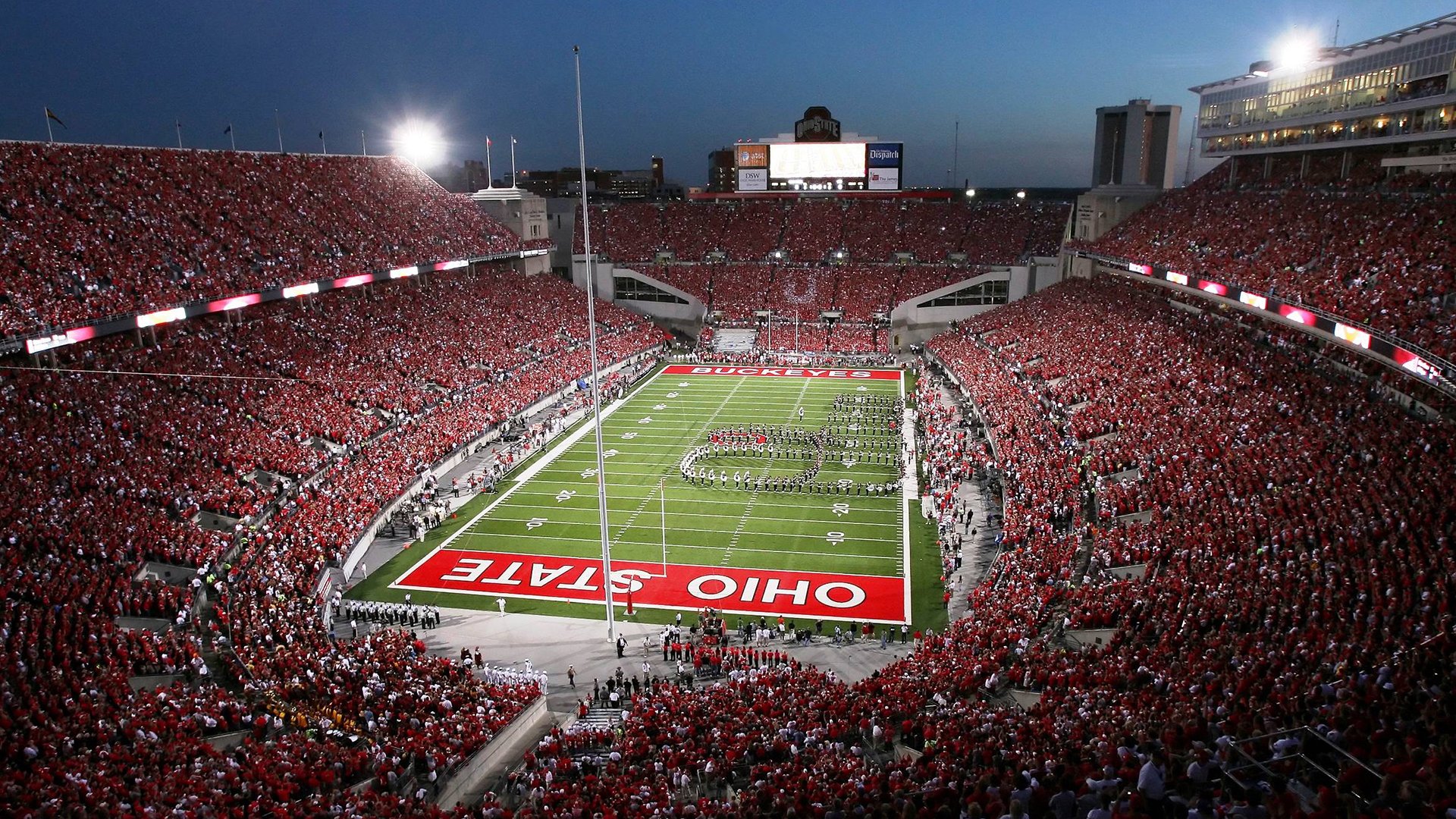 俱乐部球迷中心升级为互动体验馆增强粉丝参与感，球迷俱乐部英语怎么说